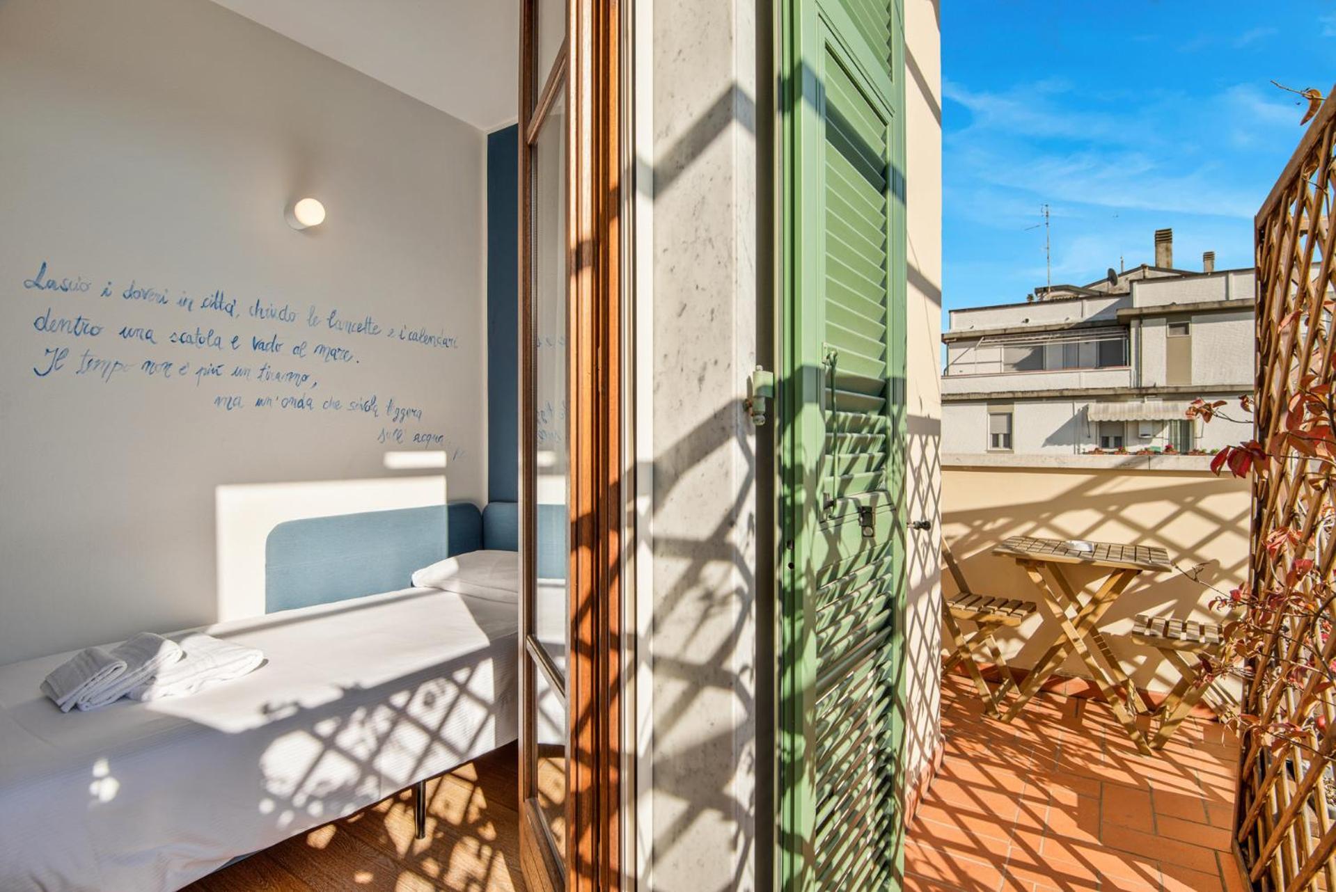 Accogliente Camera Singola Con Balcone A 500 Mt Dal Mare Marina Di Carrara Ngoại thất bức ảnh
